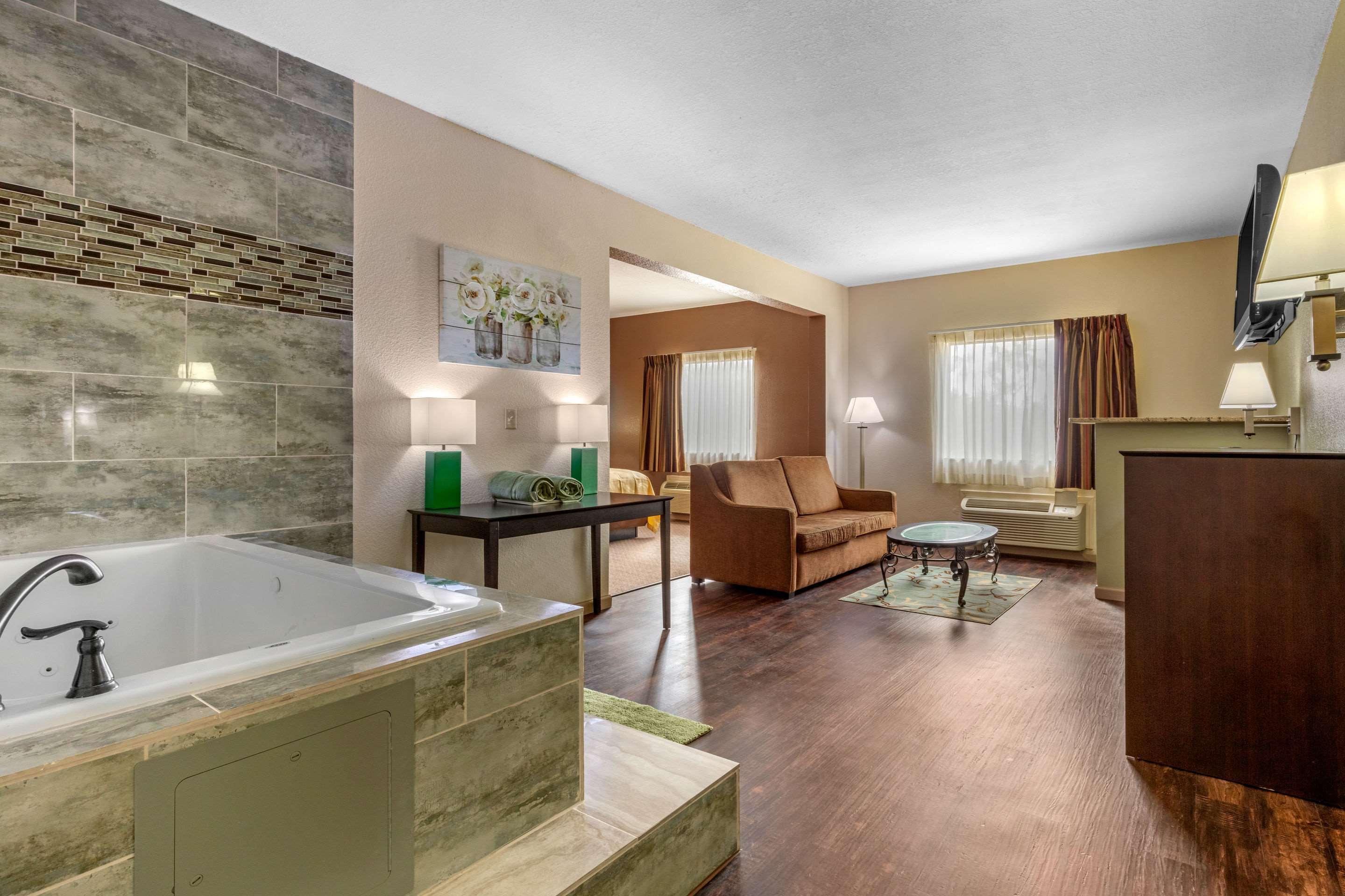 Quality Inn West Memphis I-40 Экстерьер фото