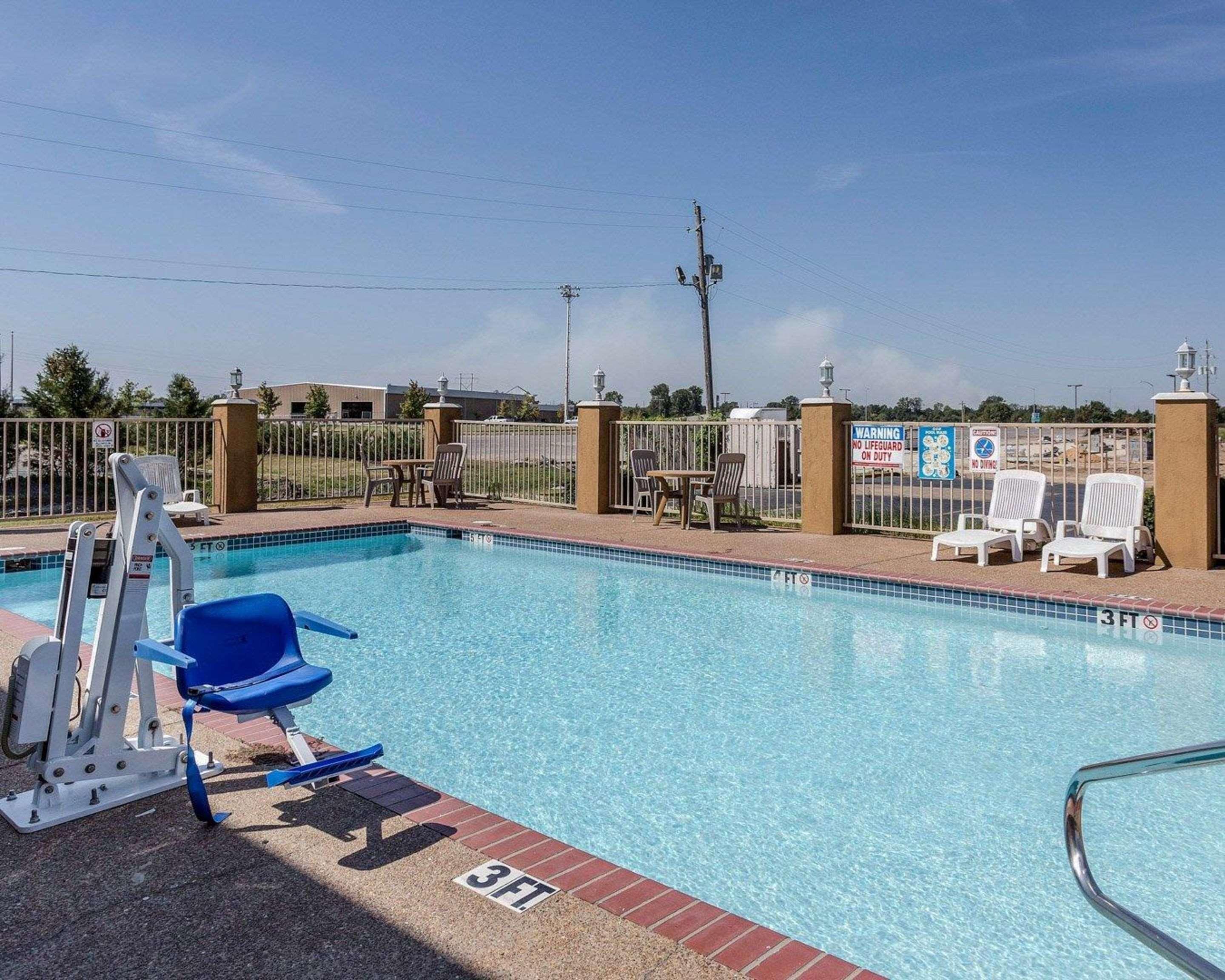 Quality Inn West Memphis I-40 Экстерьер фото