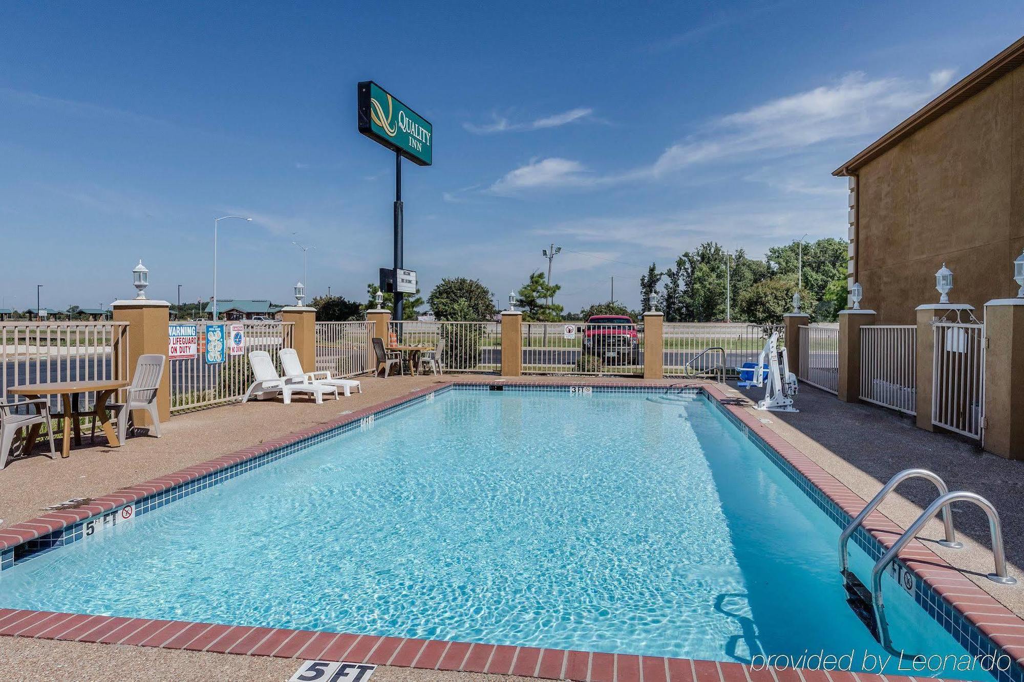 Quality Inn West Memphis I-40 Экстерьер фото